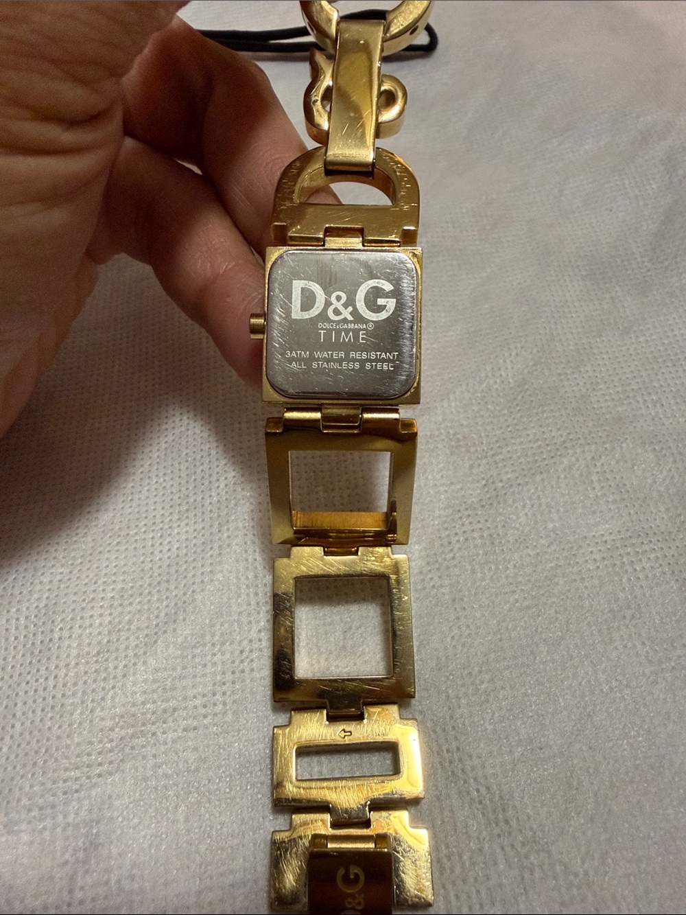 Authentic Dolce & Gabbana Womens Gold plated strap Wristwatch. - Picture 7 of 8